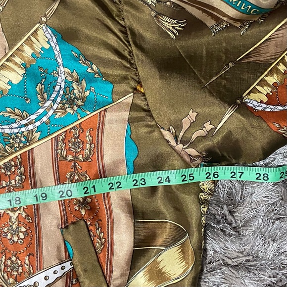 Juhli Vancouver women boroque stylish silky  bomber jacket. Size M/L. Used. - Picture 10 of 14